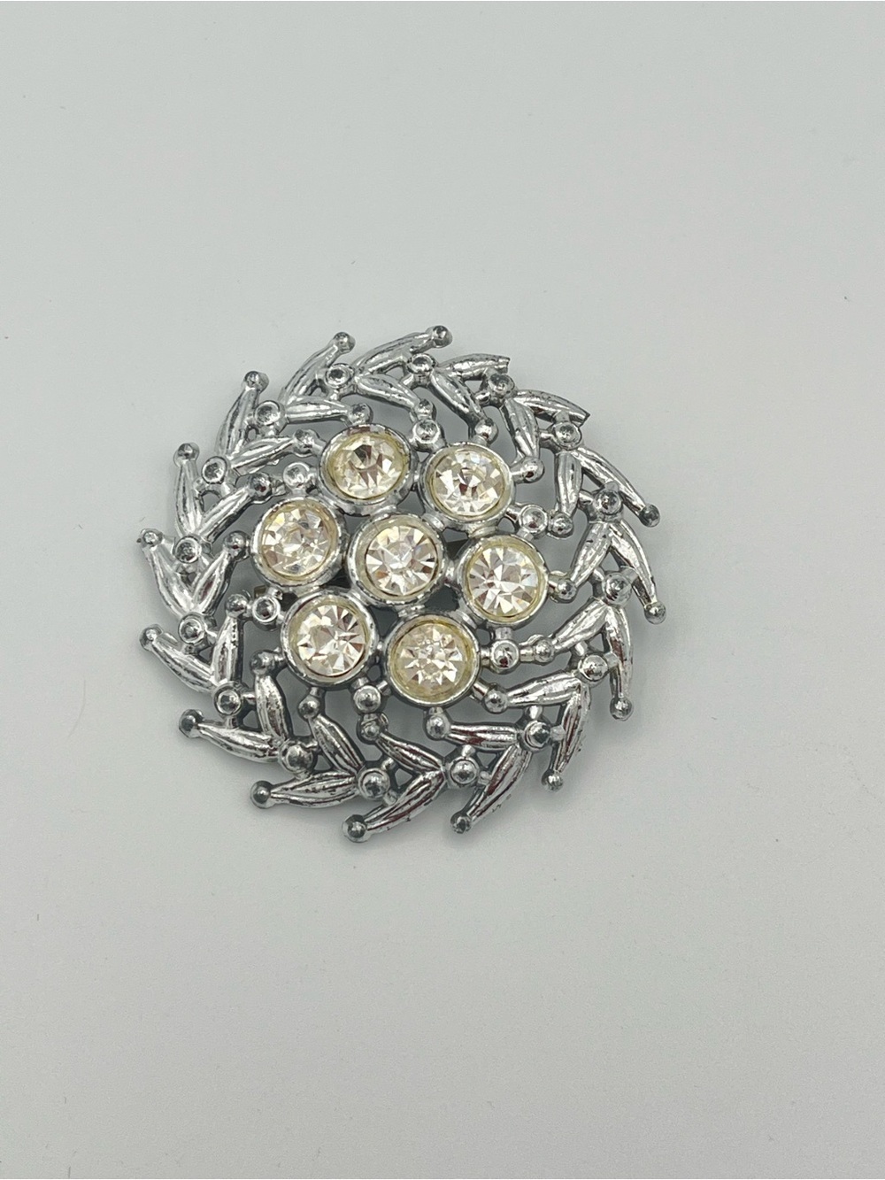 Vintage 3" Silvertone Rhinestone Leaf Pinwheel Wreath Brooch Mint